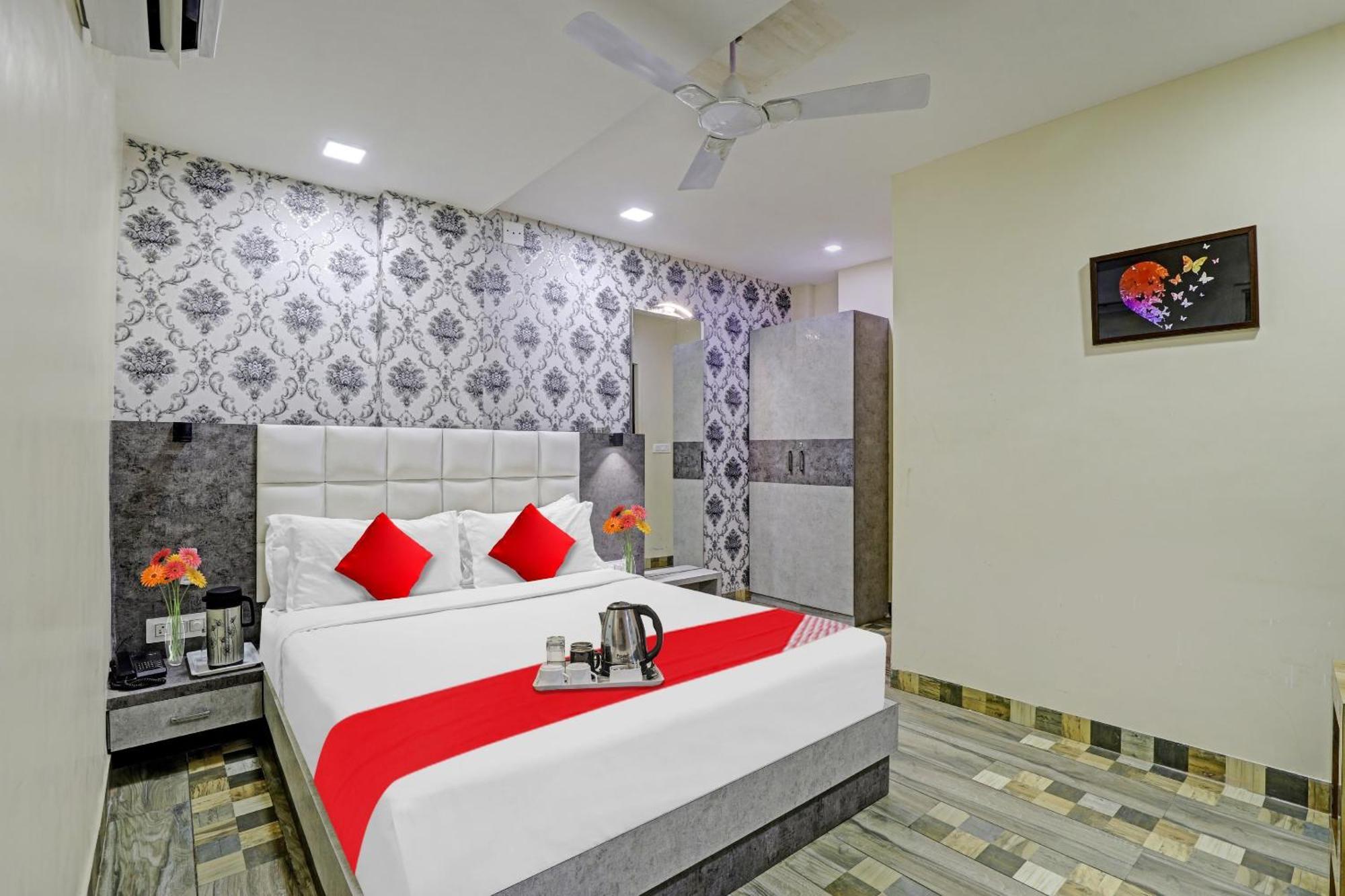 Collection O Hotel Raj Palace Вадодара Екстериор снимка